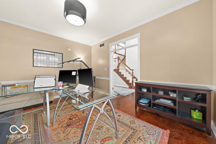 Listing Image 19