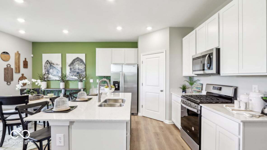 Listing Image 19