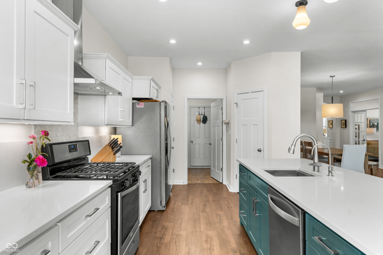Listing Image 15