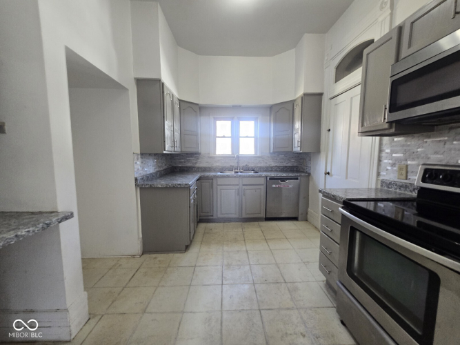 Listing Image 17