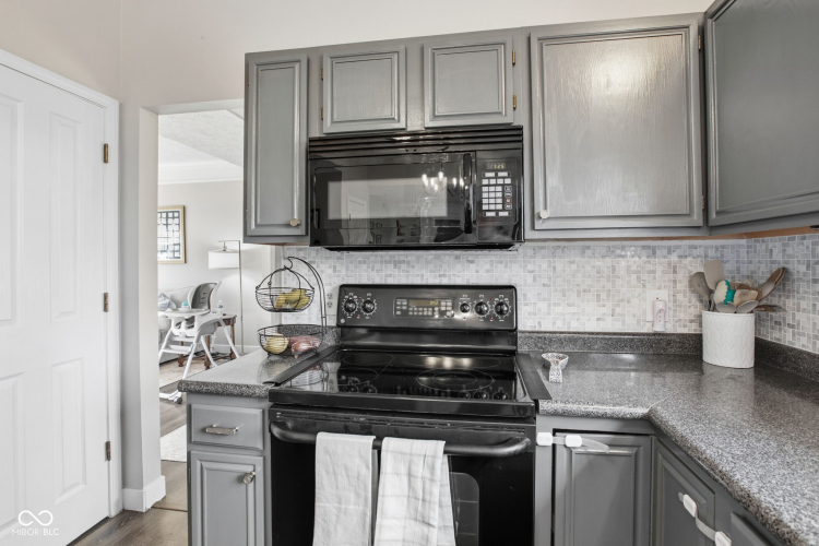 Listing Image 15