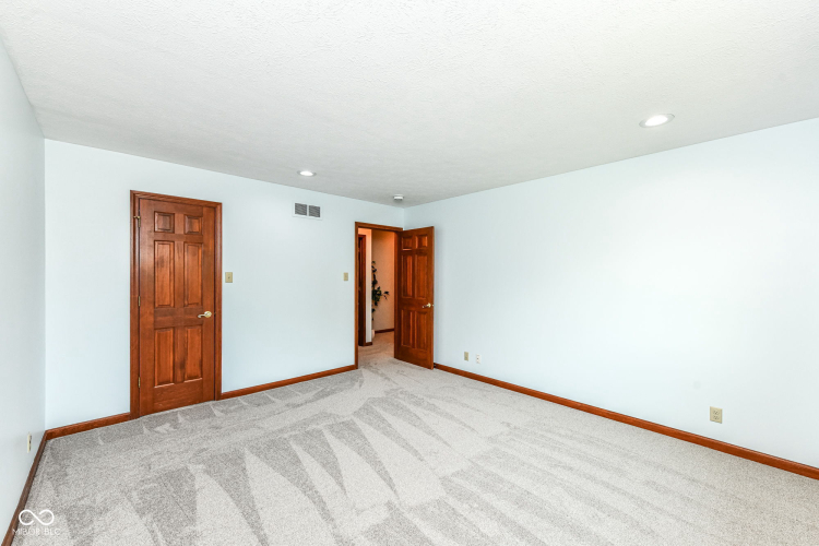 Listing Image 45