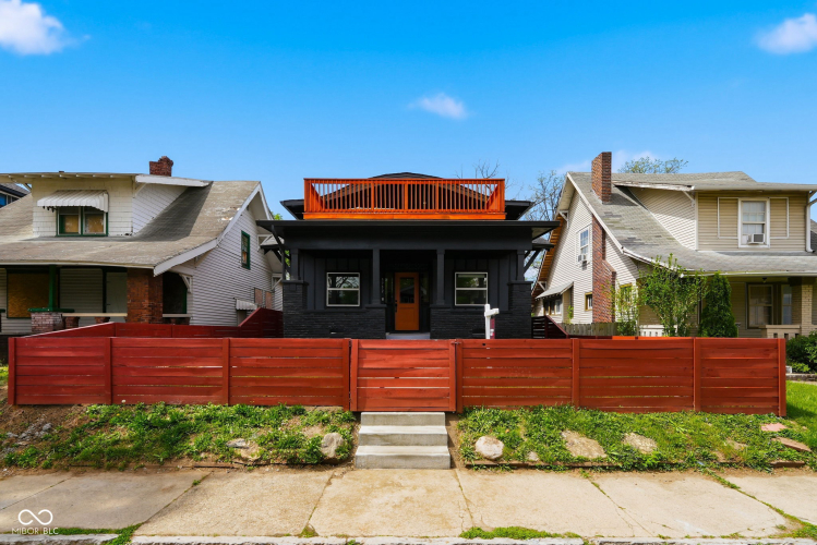 Listing Image 4