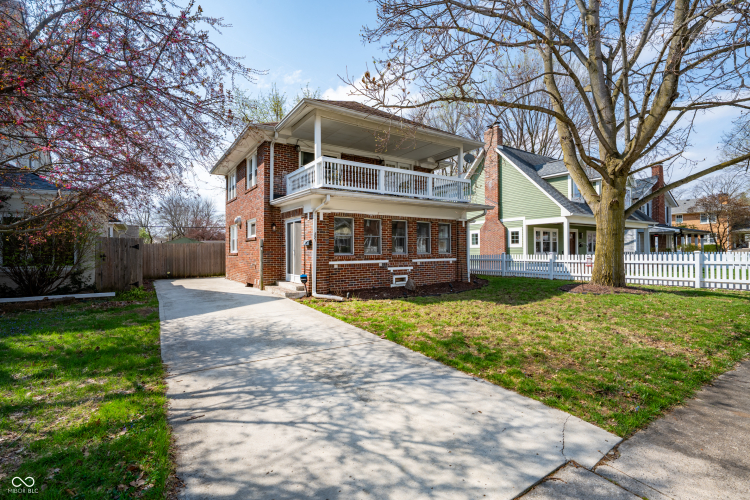 Listing Image 4