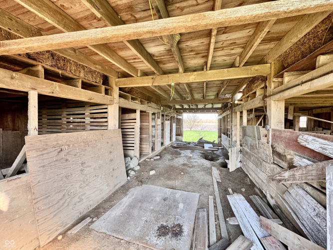 Listing Image 24
