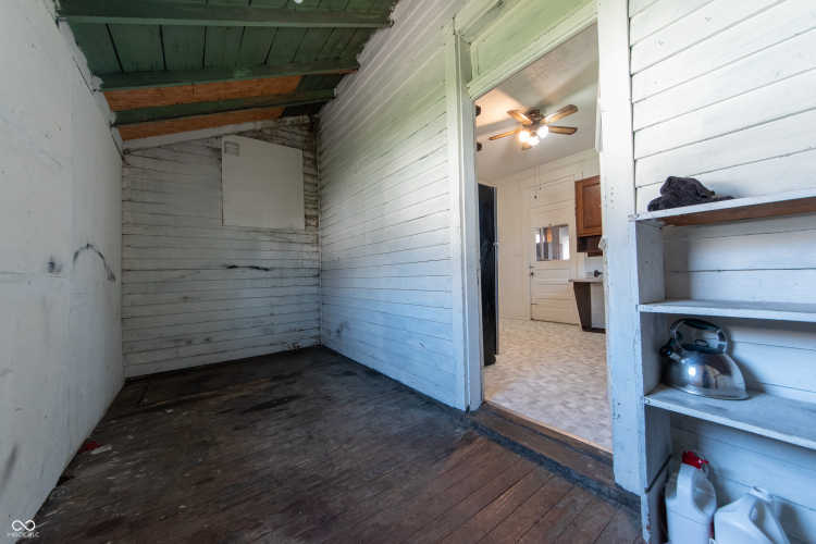 Listing Image 17