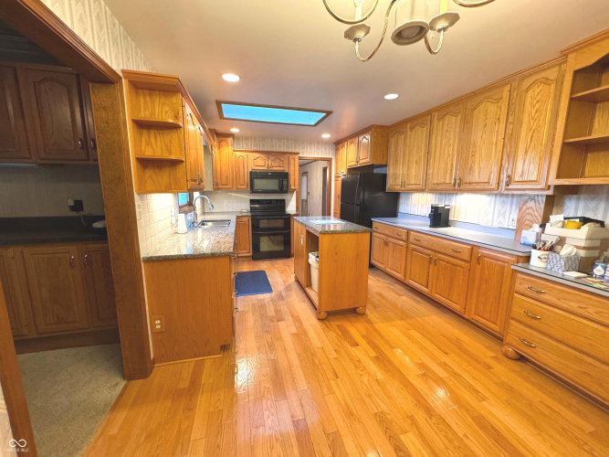 Listing Image 13