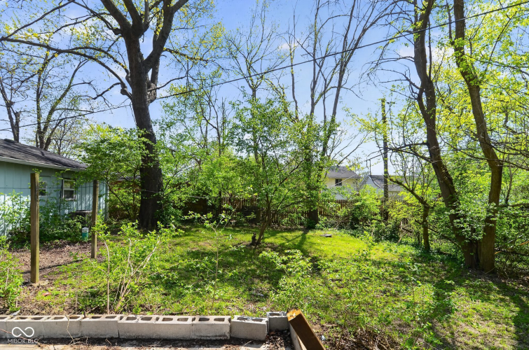 Listing Image 3