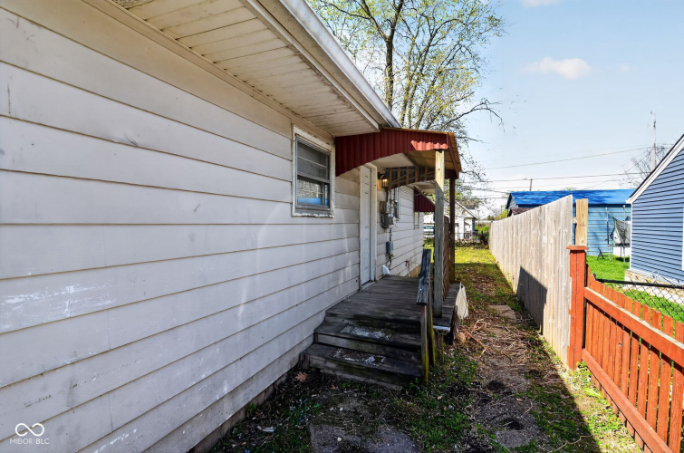 Listing Image 5