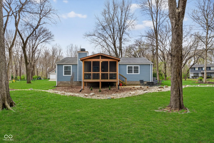 Listing Image 4