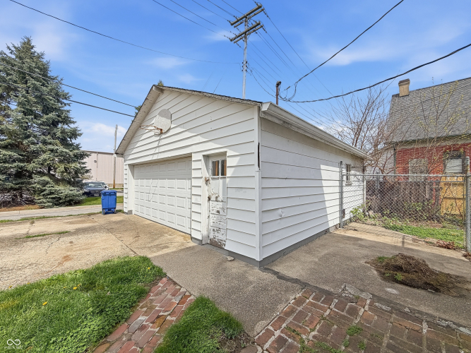 Listing Image 9