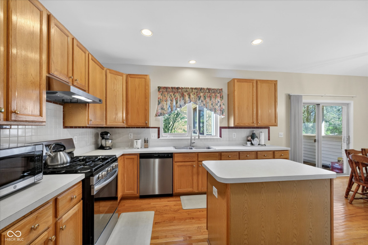 Listing Image 14