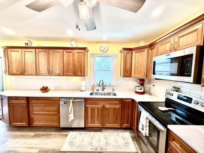 Listing Image 9