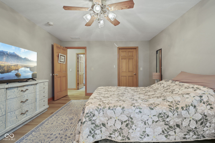 Listing Image 48