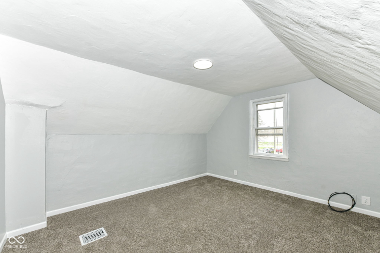 Listing Image 27