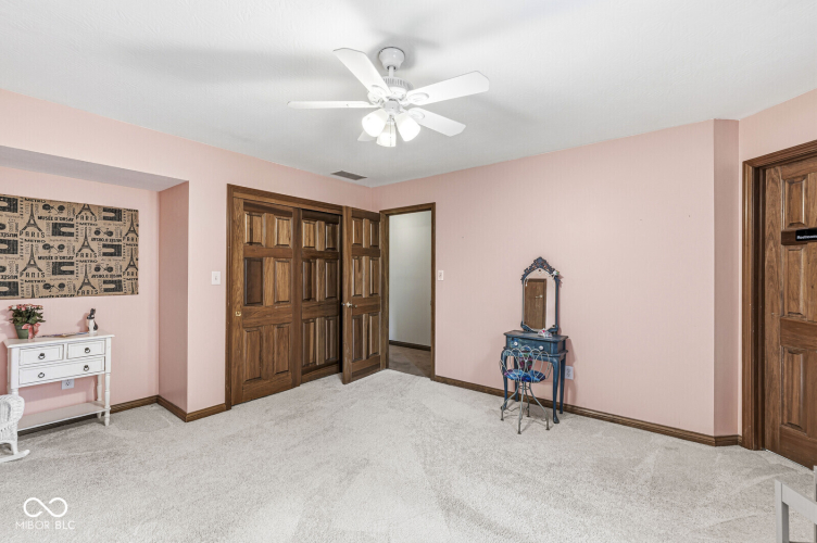 Listing Image 43
