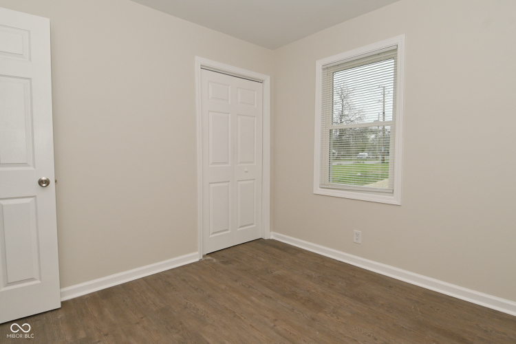Listing Image 27