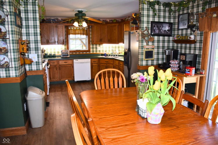 Listing Image 13