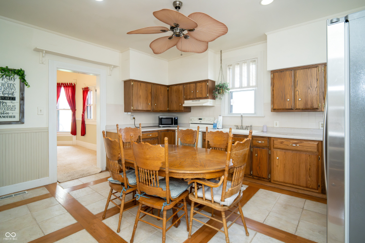 Listing Image 14