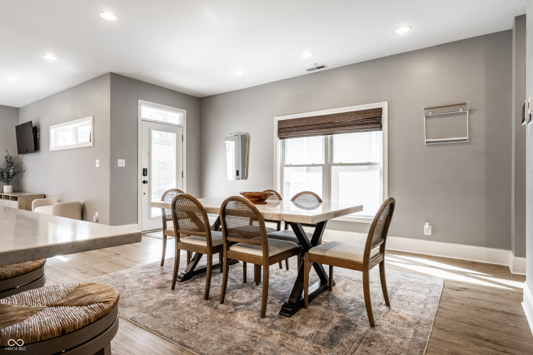 Listing Image 10