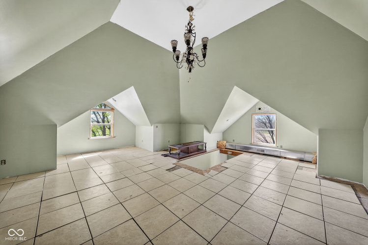 Listing Image 52