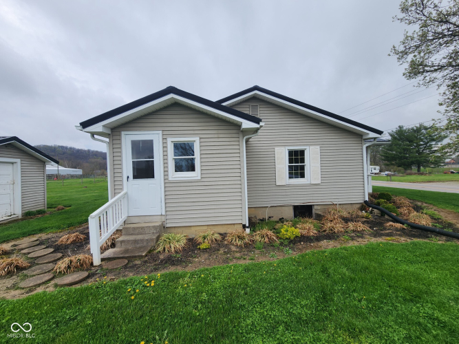 Listing Image 6