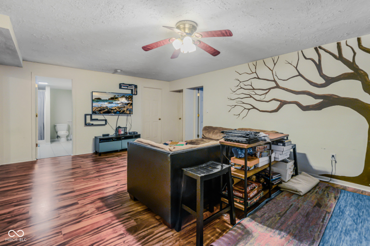 Listing Image 35