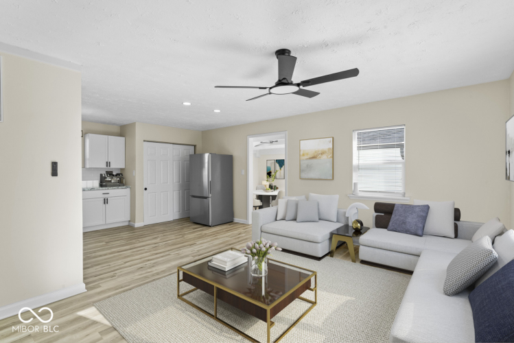 Listing Image 5