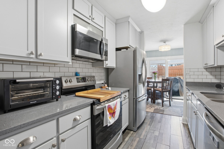 Listing Image 13