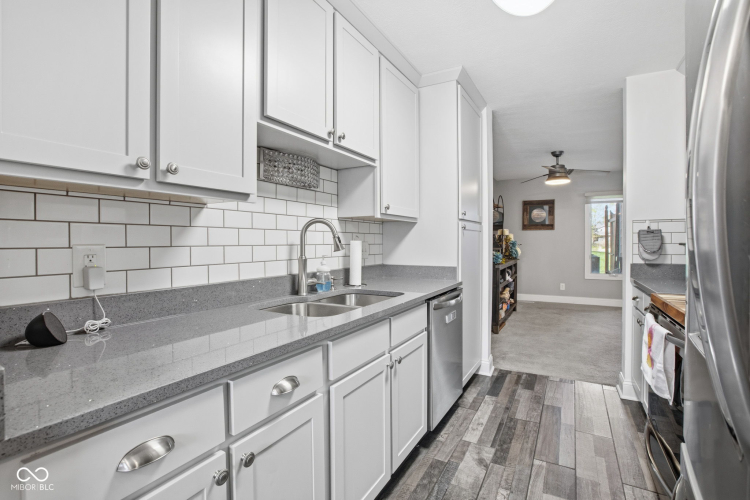 Listing Image 14