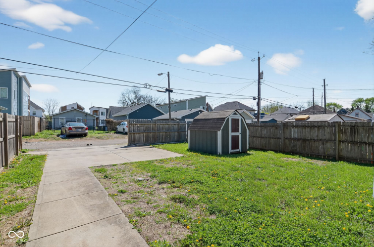 Listing Image 4
