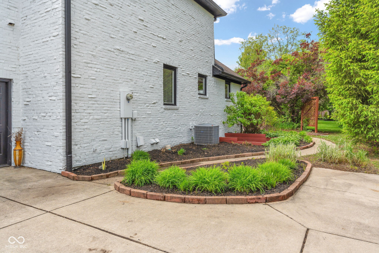 Listing Image 101