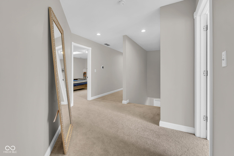 Listing Image 58