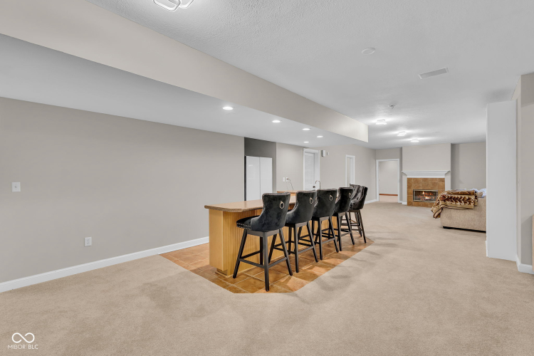 Listing Image 82