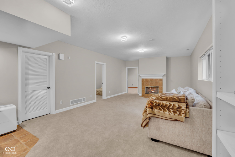 Listing Image 83