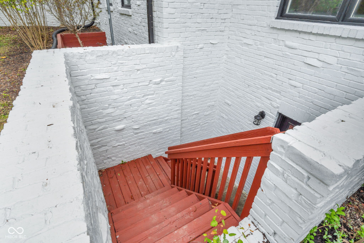 Listing Image 93