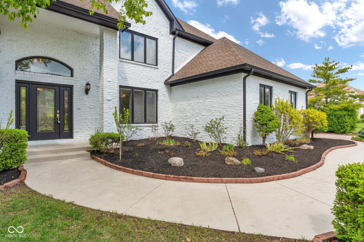 Listing Image 100