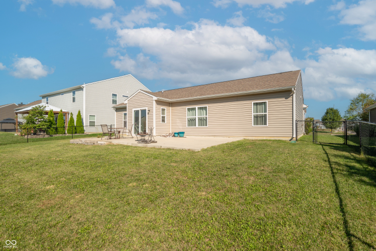 Listing Image 12