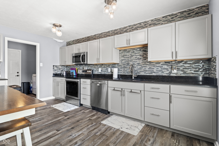 Listing Image 15