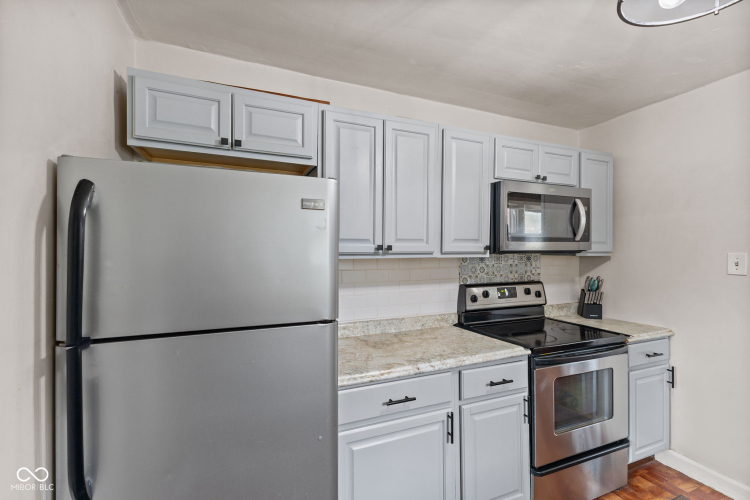 Listing Image 13