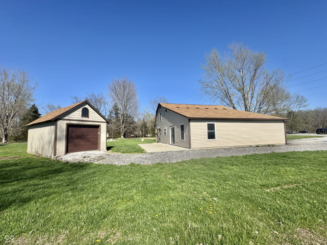 Listing Image 4