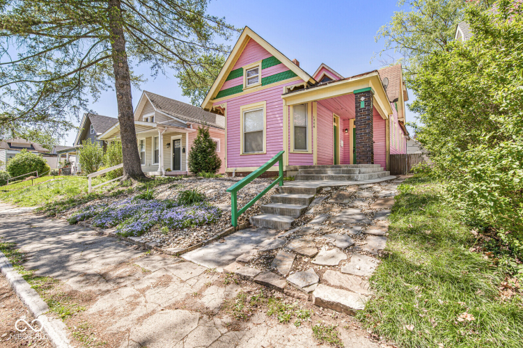 Listing Image 4