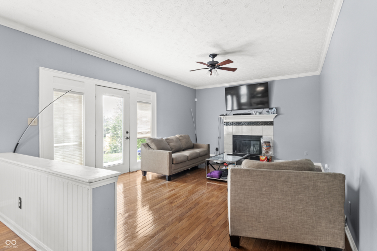 Listing Image 6