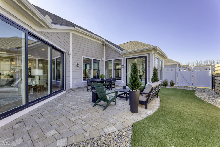 Listing Image 19