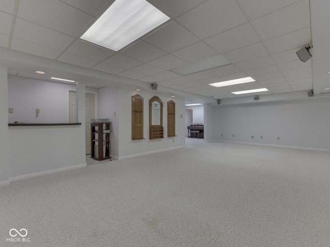 Listing Image 64