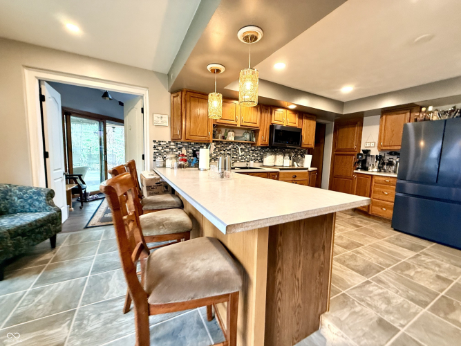 Listing Image 12