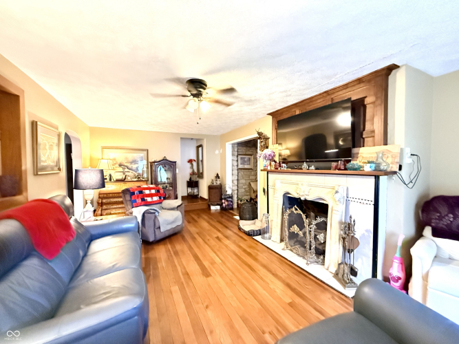 Listing Image 14