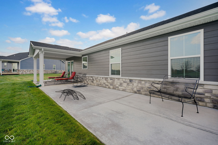 Listing Image 23