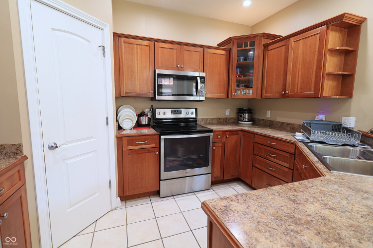 Listing Image 14