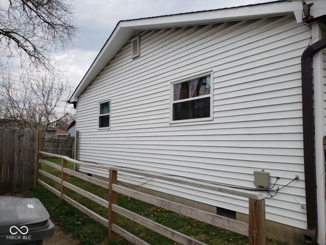 Listing Image 5
